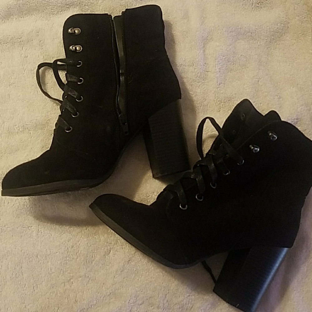 Size 8.5 womens heels